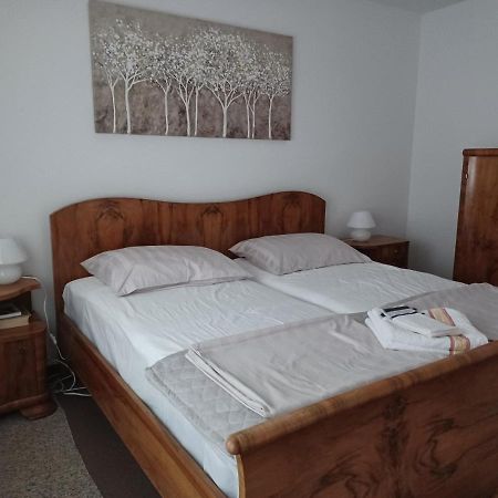 Walk Apartment Vukovar Bagian luar foto