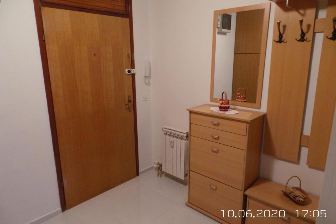 Walk Apartment Vukovar Bagian luar foto