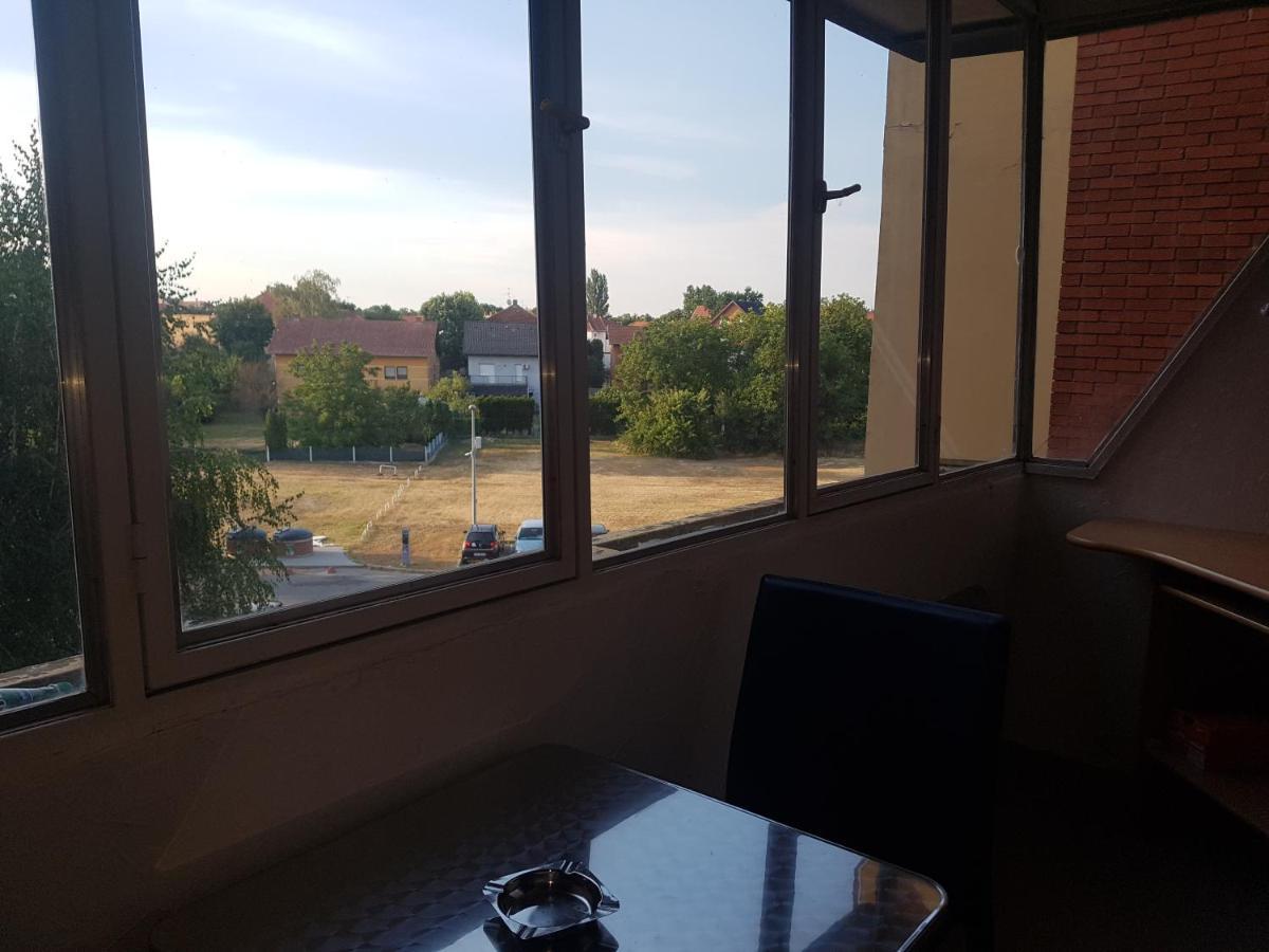 Walk Apartment Vukovar Bagian luar foto