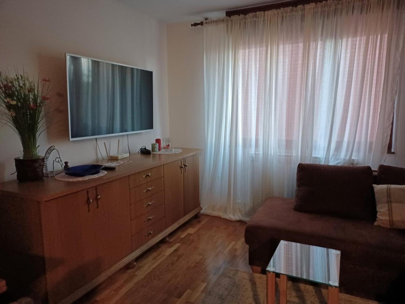 Walk Apartment Vukovar Bagian luar foto