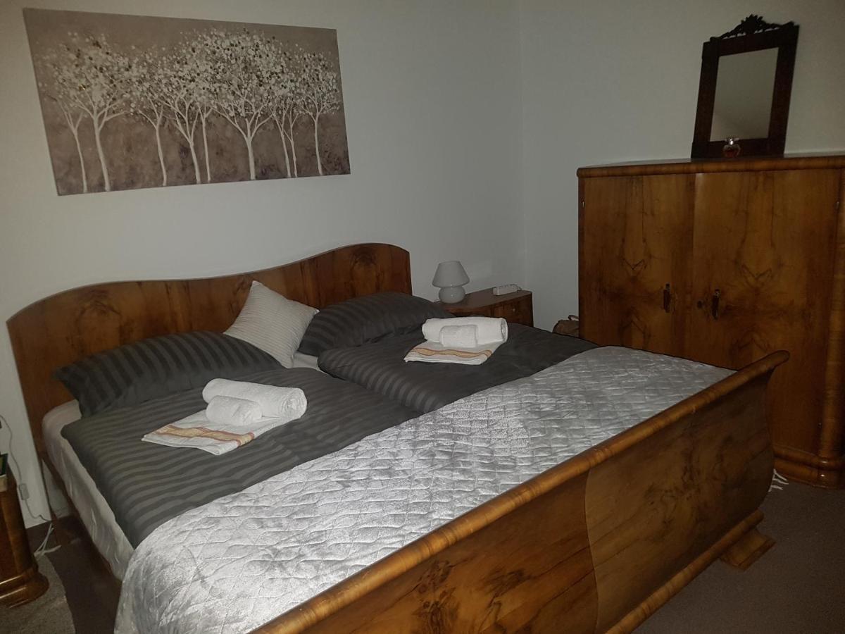 Walk Apartment Vukovar Bagian luar foto