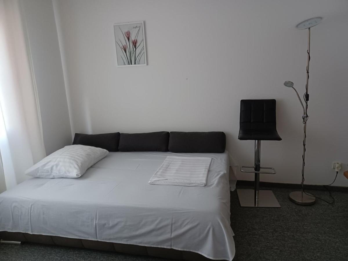Walk Apartment Vukovar Bagian luar foto
